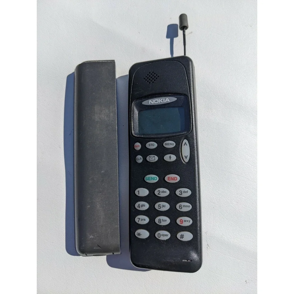 Vintage 1990's Nokia Model 100 Mobile Brick Candybar Cell Phone THA-9